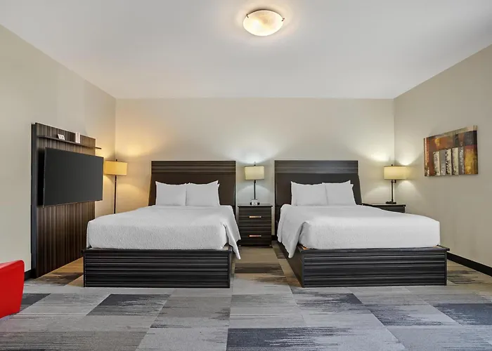 Best Western Plus Airport Inn & Suites